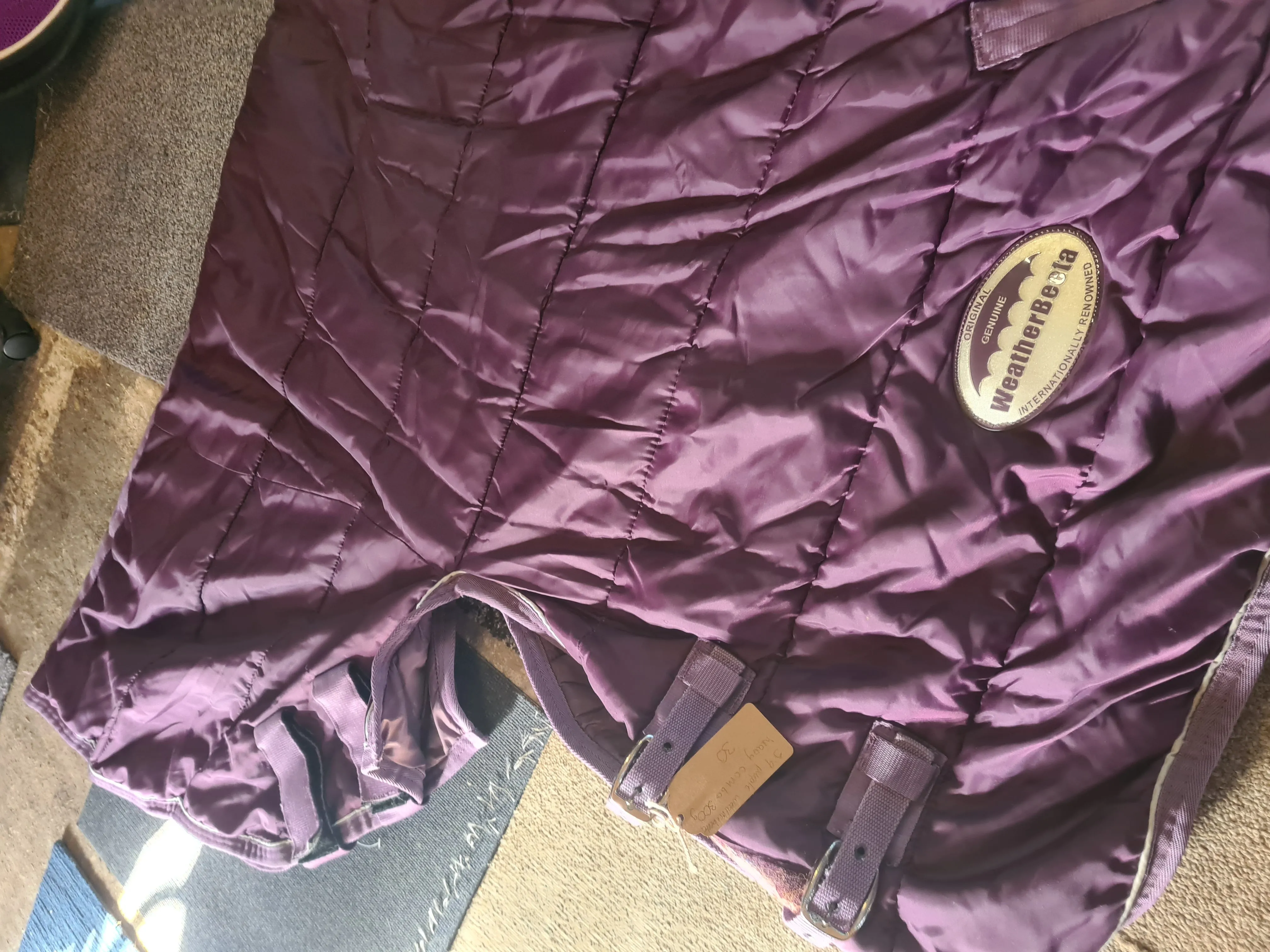 5'9 weatherbeeta 300g stable rug, great condition