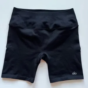 ALO Yoga Seamless Ribbed Favorite Short Black