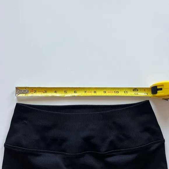 ALO Yoga Seamless Ribbed Favorite Short Black