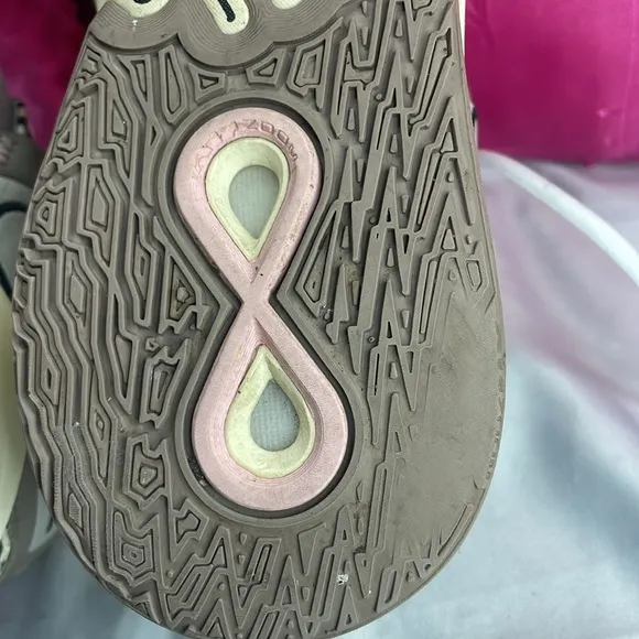 (B)‎ Nike Kyrie Infinity Leopard Print Basketball Shoes Iron Ore Light W, Size 9