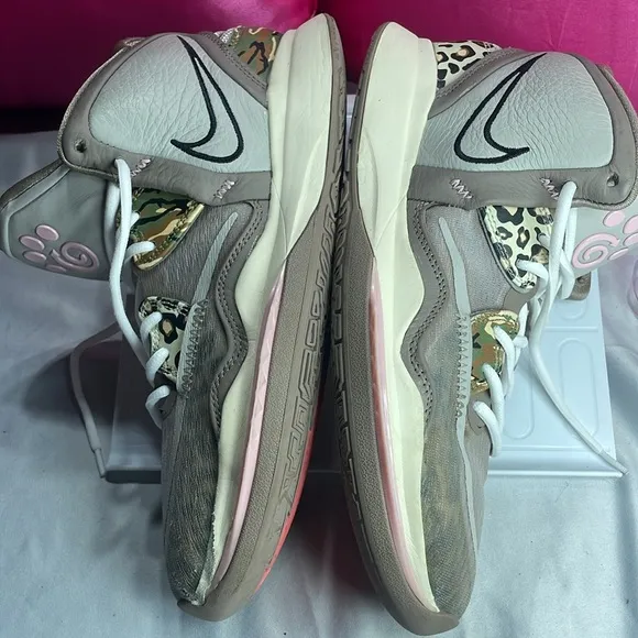 (B)‎ Nike Kyrie Infinity Leopard Print Basketball Shoes Iron Ore Light W, Size 9