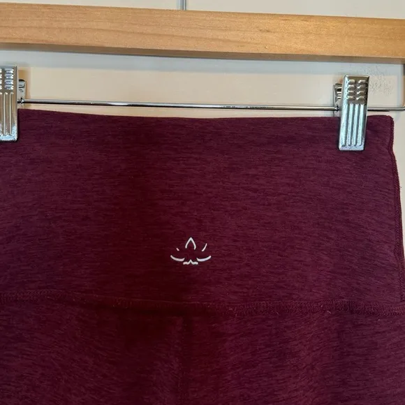 Beyond Yoga Spacedye High Waisted 7&quot; Biker Short Heather Burgundy Size XS