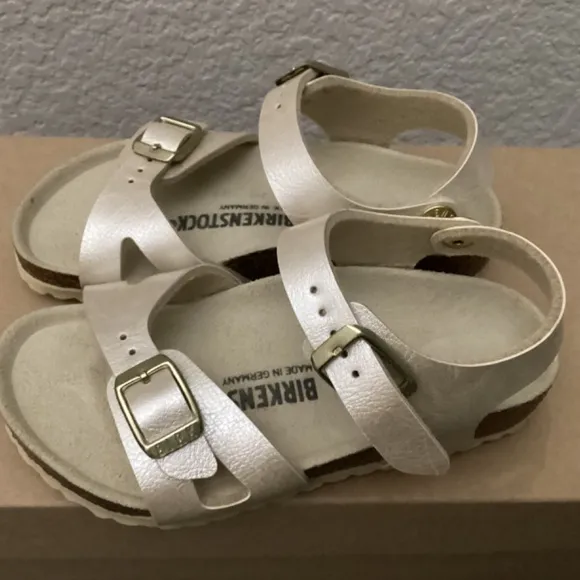Birkenstock Kids' Rio Sandal, size 7-7.5US / 25EU