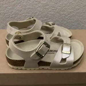 Birkenstock Kids' Rio Sandal, size 7-7.5US / 25EU