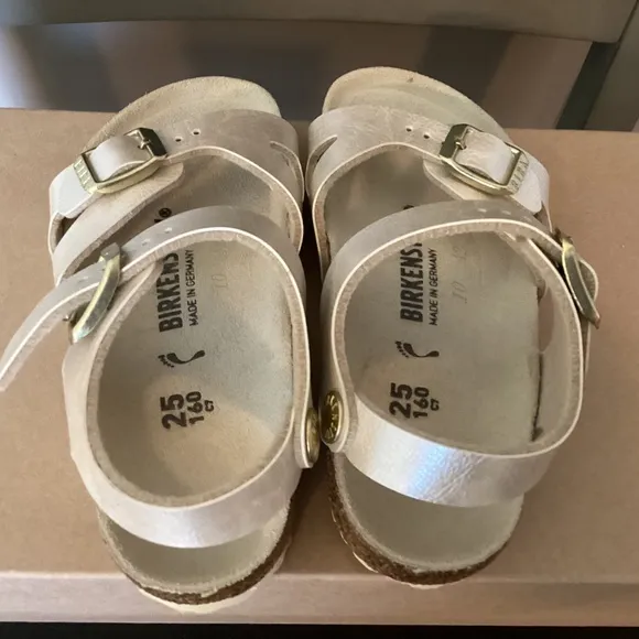 Birkenstock Kids' Rio Sandal, size 7-7.5US / 25EU
