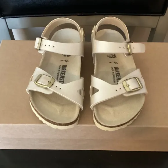 Birkenstock Kids' Rio Sandal, size 7-7.5US / 25EU