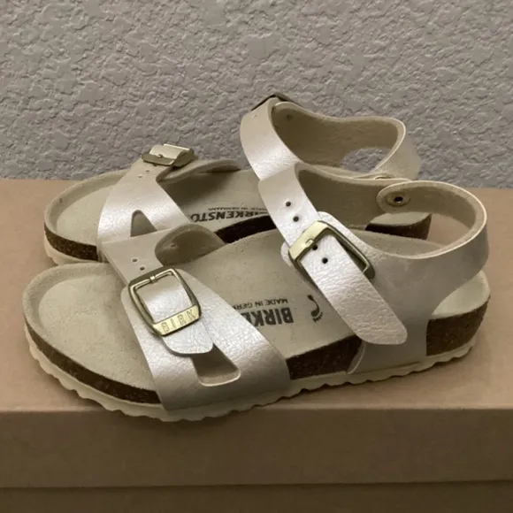 Birkenstock Kids' Rio Sandal, size 7-7.5US / 25EU