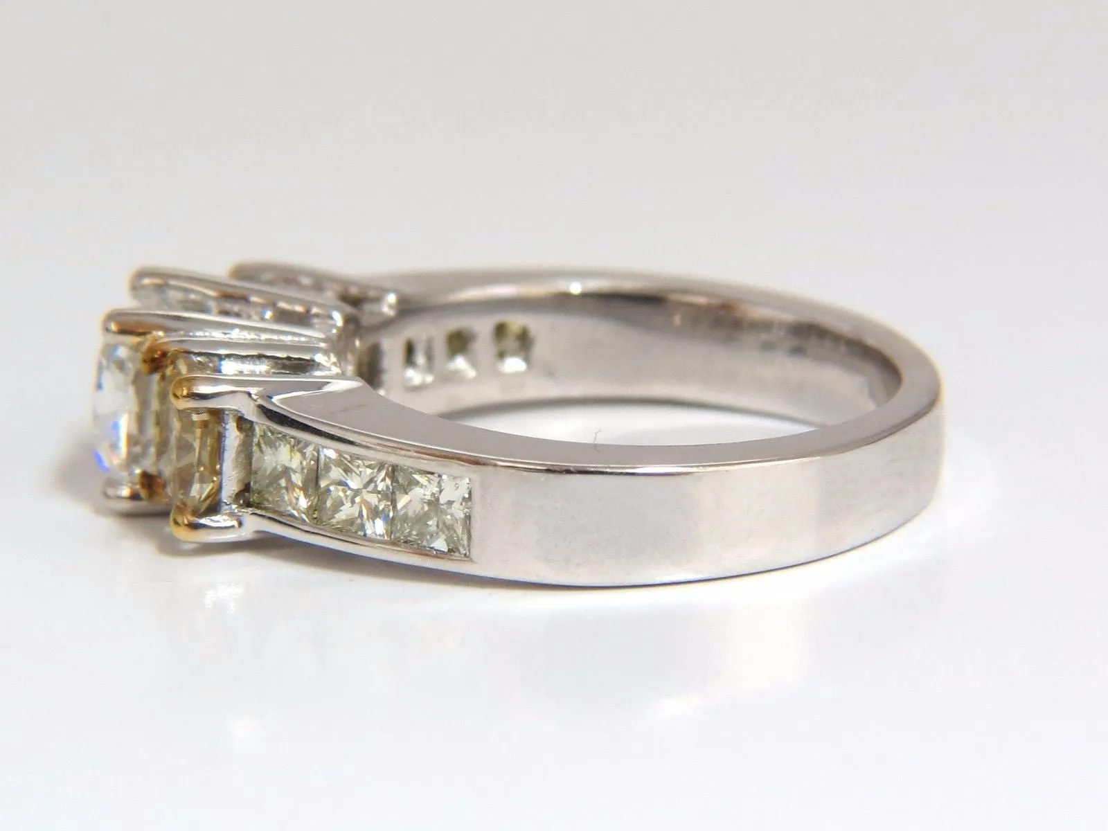 GIA certified 1.01ct Cushion cut diamond & 1.02ct fancy yellows ring 14k G/vvs2