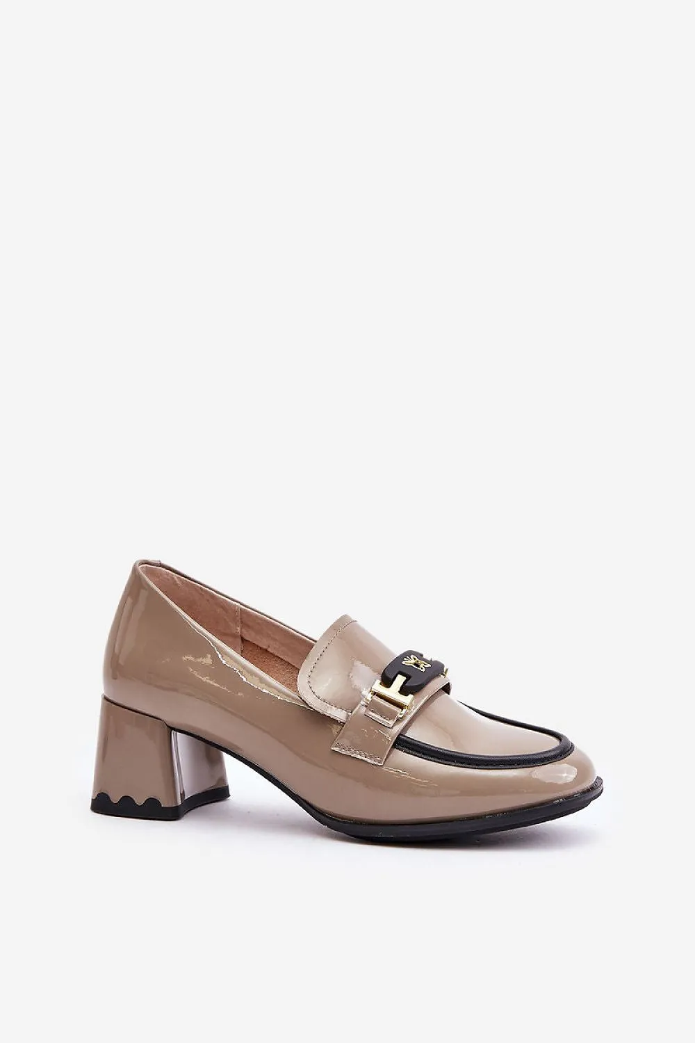 Heeled low shoes