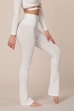 Kali Legging - Super High Rise Flared - White