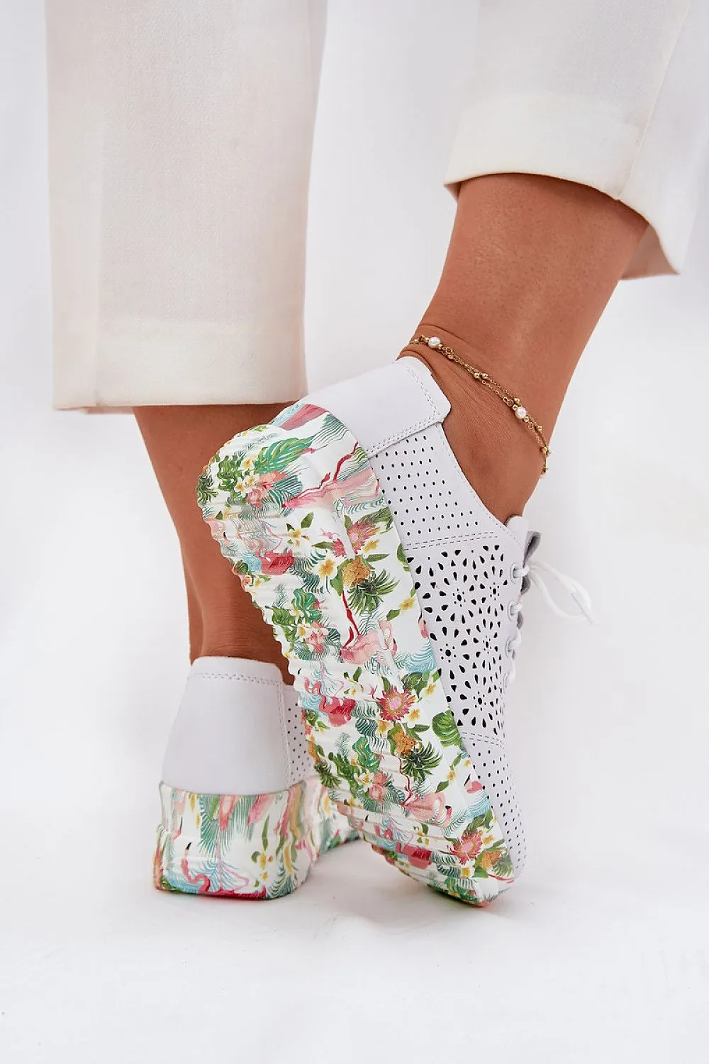 Low Shoes Step in style