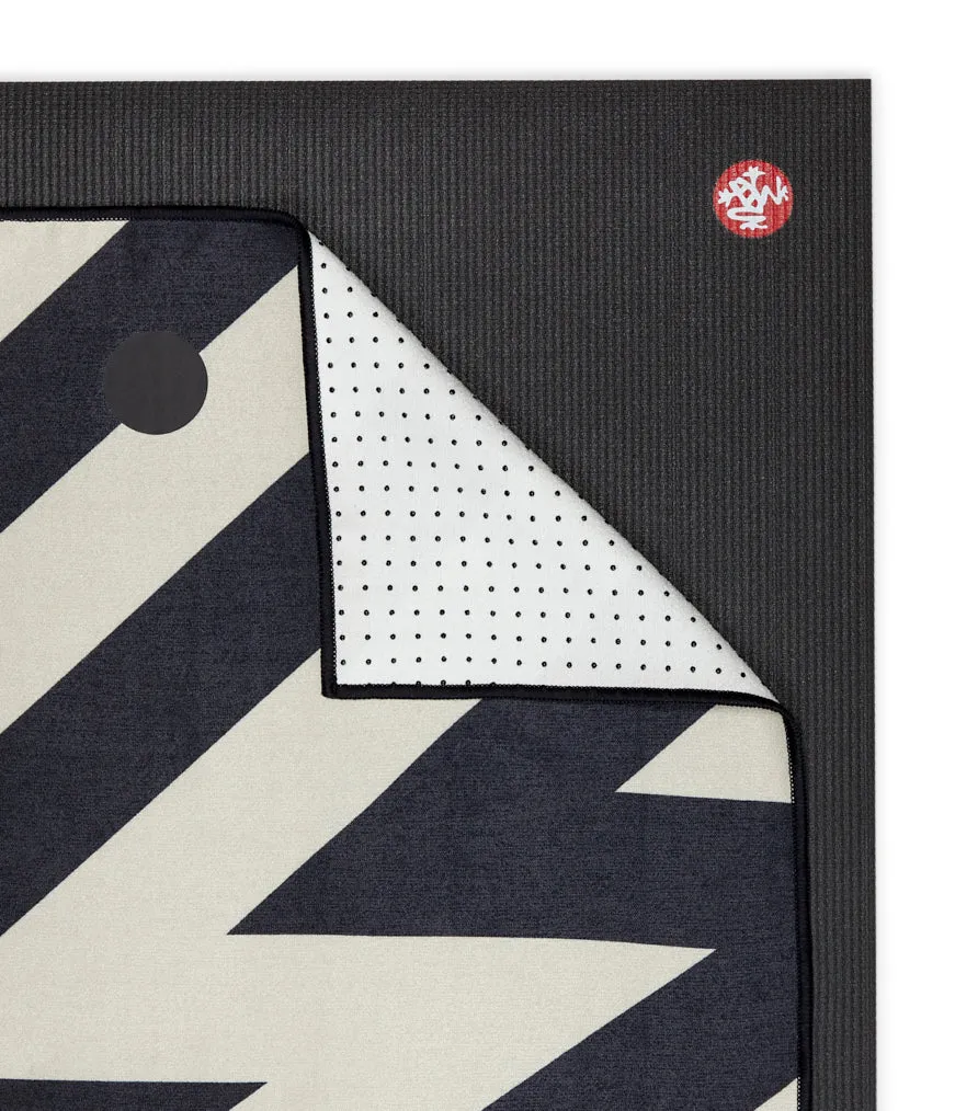 Manduka Yogitoes Plus Repreve Yoga Mat Towel 71'' - Nouveau Zig Zag 3.0