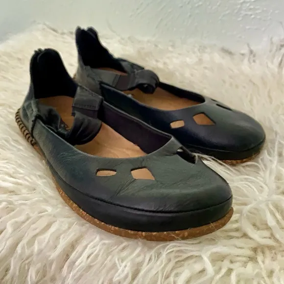 Merrell Women Size 6 36 Black Emme Leather Ankle Strap Zip Mary Jane Sport Shoe