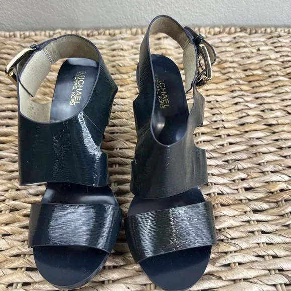 Michael Kors Shoes Women 10 Blue Gold Strappy Trendy Classy Classic