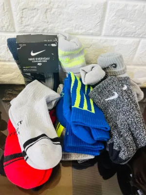 New assorted 14 Pair Youth Nike Dri fit everyday cushion crew socks, Sz M Youth 5Y-7Y