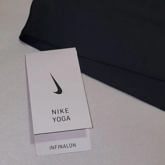 Nike Yoga Luxe Infinalon Black Training Cropped Tank NWT $50 Plus Size 3X