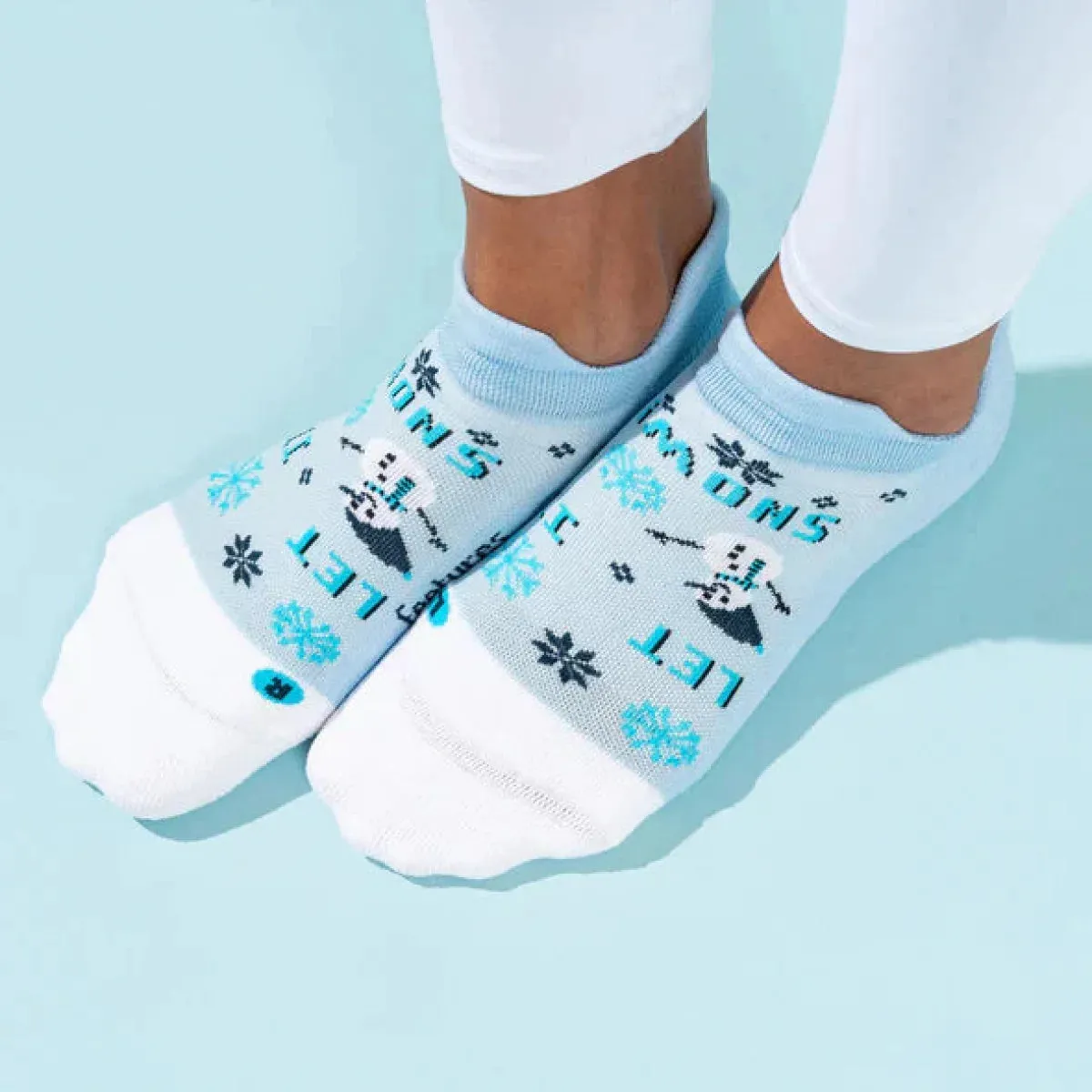 Unisex Feetures Elite Light Cushion No Show Festive Socks