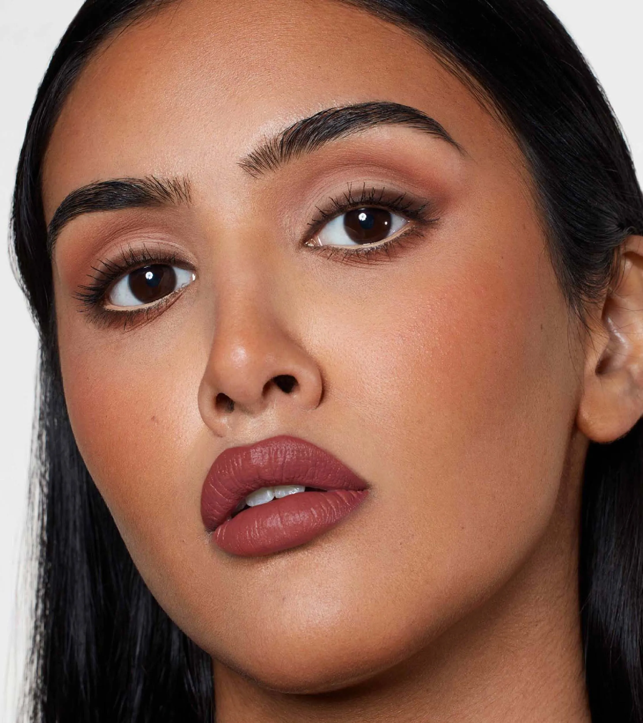 Velvet Love Matte Hyaluronic Long-Lasting Lipstick (Chrisula)